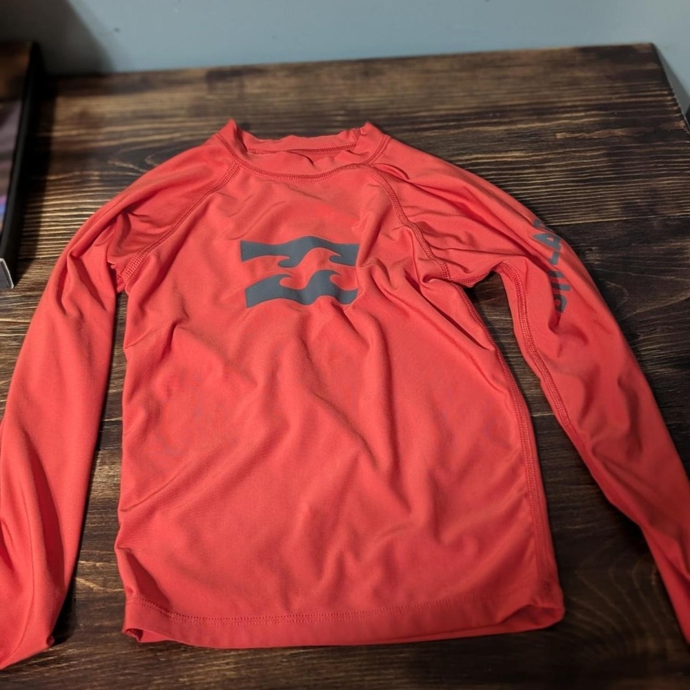 Billabong swimshirt